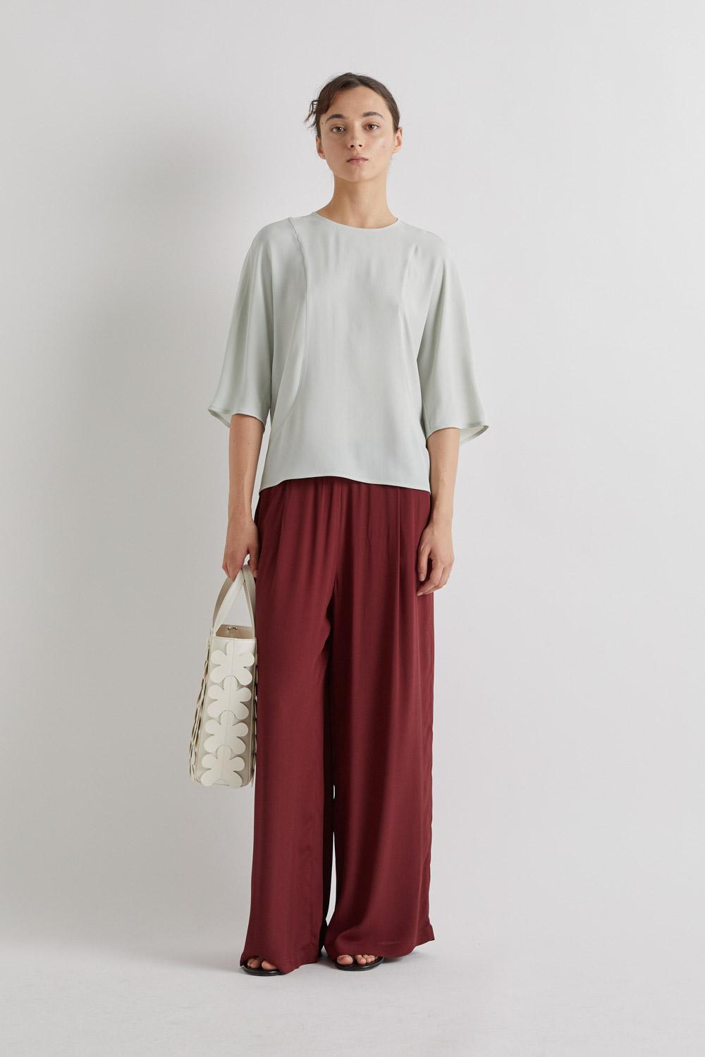 M6EE01_B.jpg
