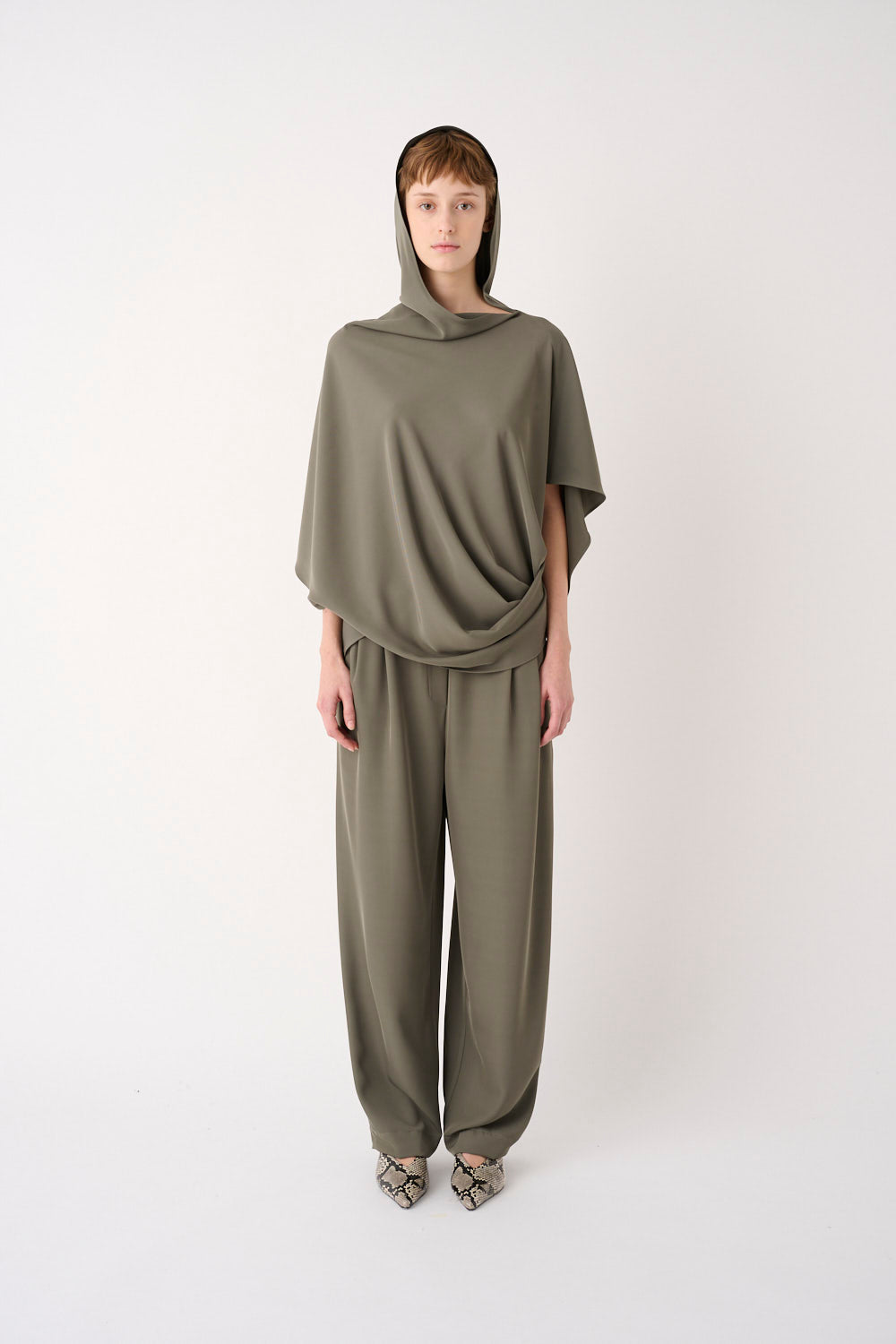 CREPE FABRIC BALLOON BLOUSE.